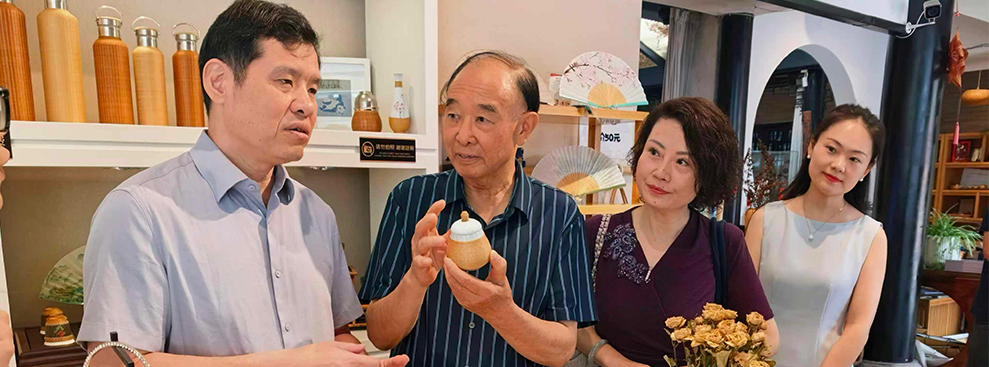 请更换背景图片